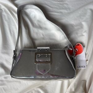 ✨NWT Cider Silver/ metallic Buckle Shoulder Bag✨